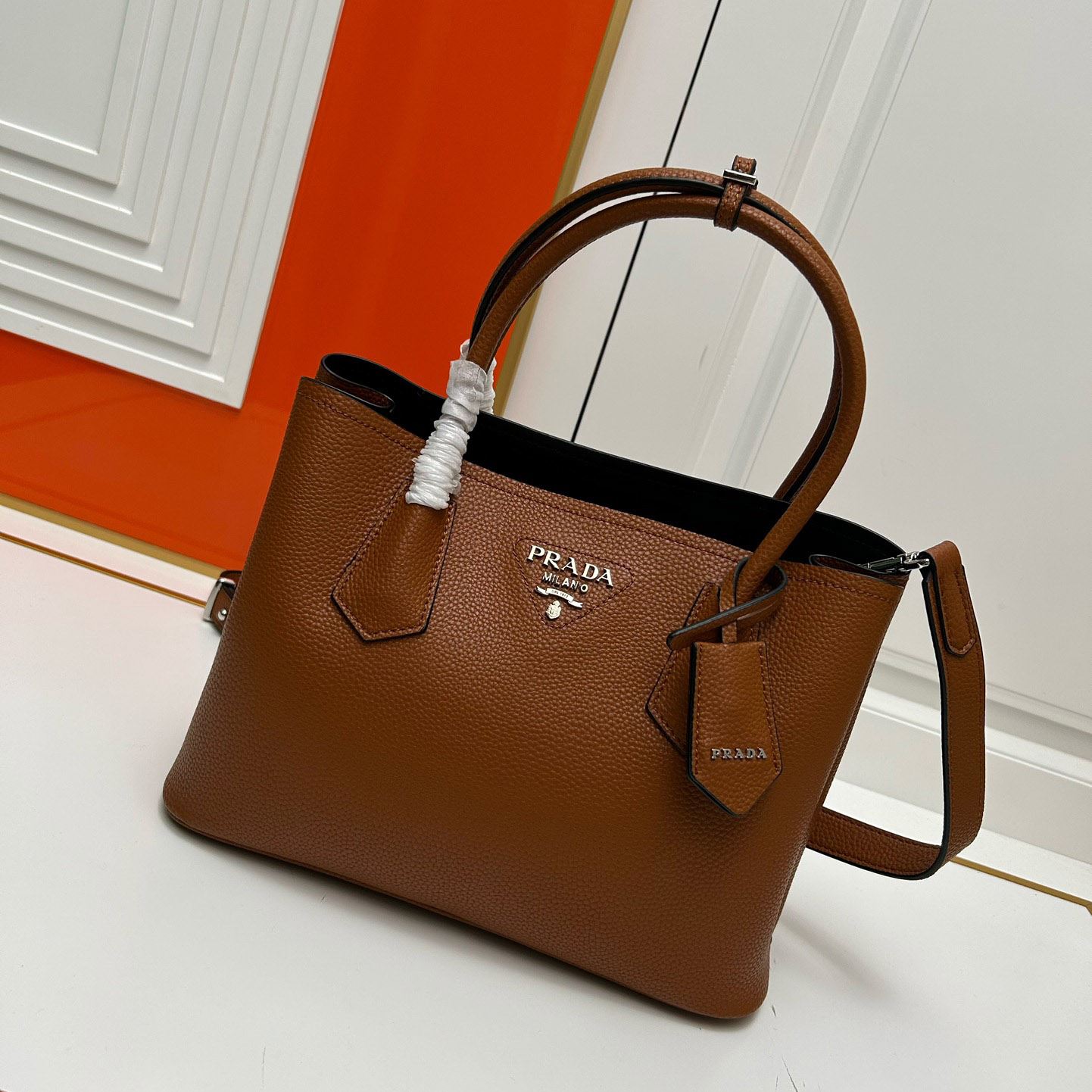 Pra*a shopping bags